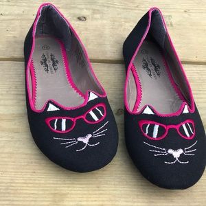 Charles Albert ballet flats with embroidered kitty